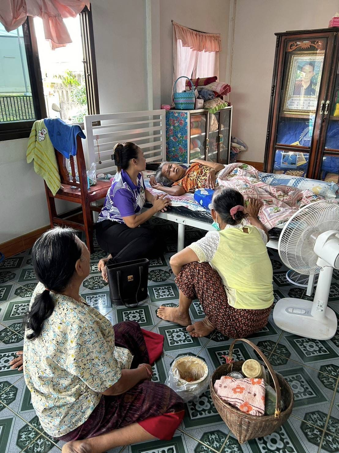 ลงพื้นที่เยี่ยมผู้ป่วยติดเตียงในเขตเทศบาลตำบลโนนสุวรรณ