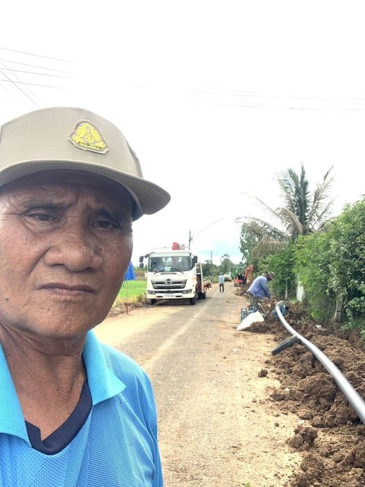 ลงพื้นที่ดูแลความเรียบร้อยของผู้รับจ้างวางระบบท่อประปาใหม่ที่ถนนโนนสุวรรณ-ทุ่งจังหัน หมู่ที่ 2 ตำบลโกรกแก้ว